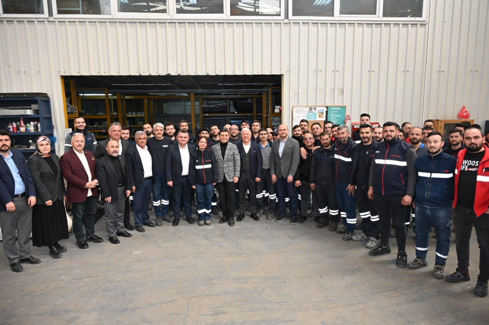 Cumhur İttifakı’nın Antalya Büyükşehir Belediye Başkan adayı Hakan Tütüncü, Döşemealtı