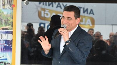 Cumhur İttifakı’nın Antalya Büyükşehir Belediye Başkan adayı Hakan Tütüncü, seçim