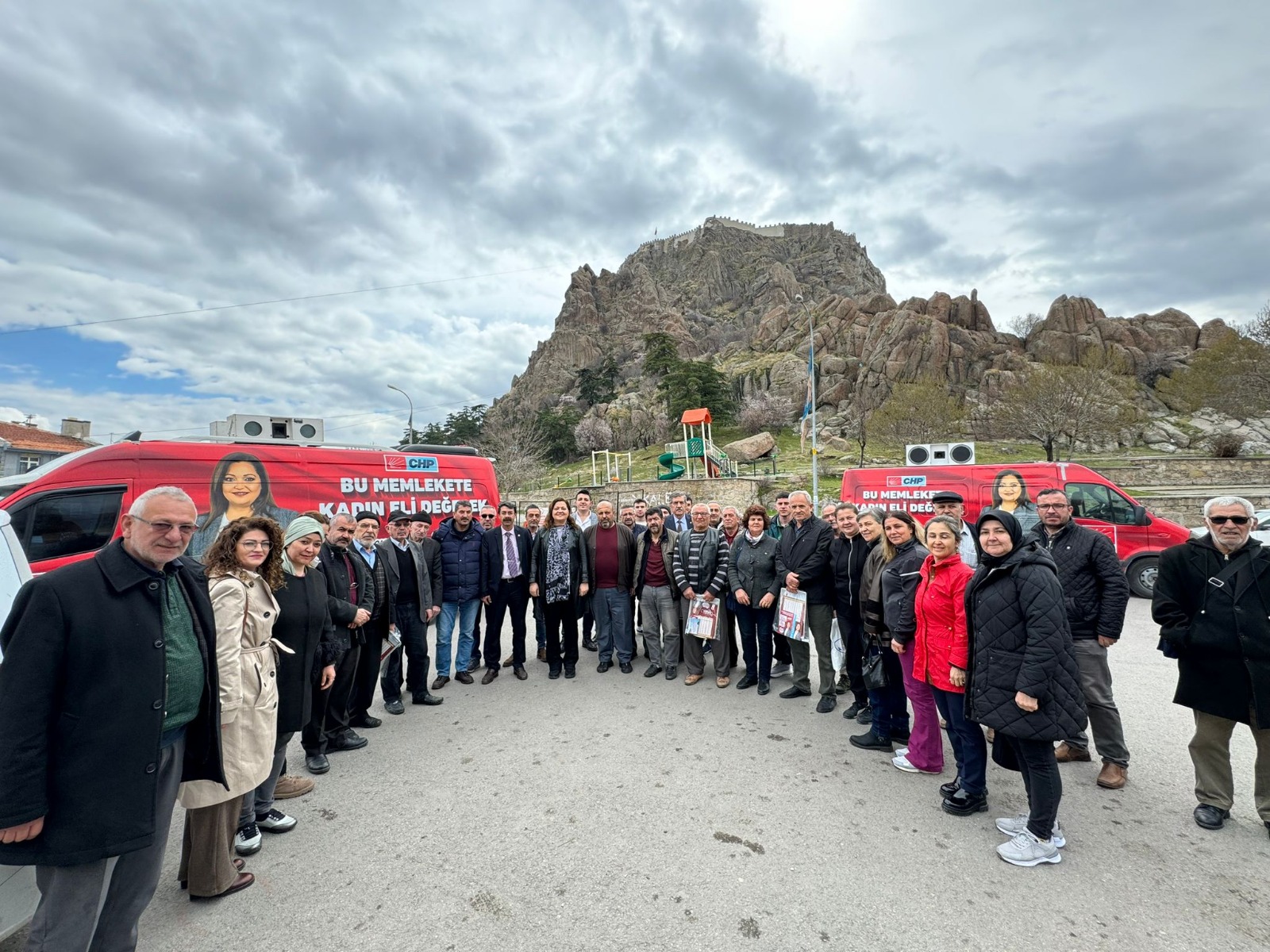 CHP Afyonkarahisar Milletvekili ve Belediye Başkan Adayı Av. Burcu Köksal,