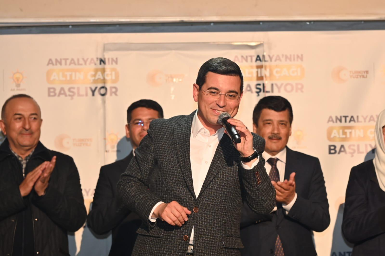 Cumhur İttifakı’nın Antalya Büyükşehir Belediye Başkan adayı Hakan Tütüncü, seçim