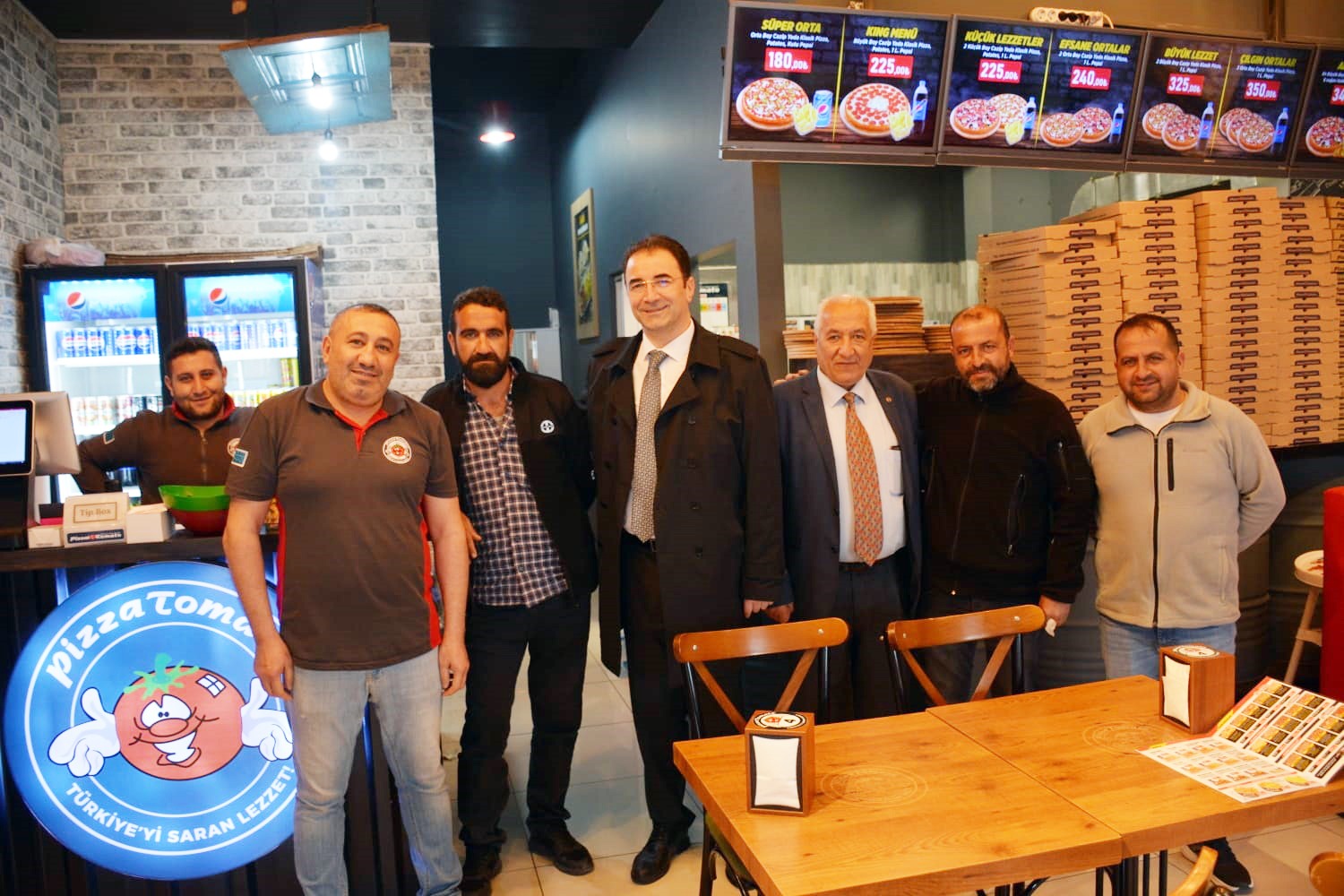 MHP Afyonkarahisar Belediye Başkan Adayı Sezer Küçükkurt, “Hilal Kart” uygulamasıyla