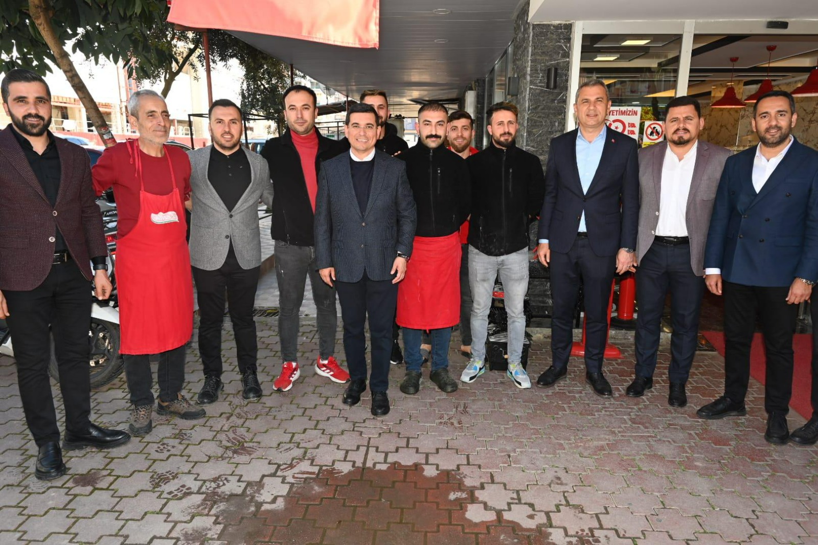Cumhur İttifakı’nın Antalya Büyükşehir Belediye Başkan adayı Hakan Tütüncü, Alanya’yı