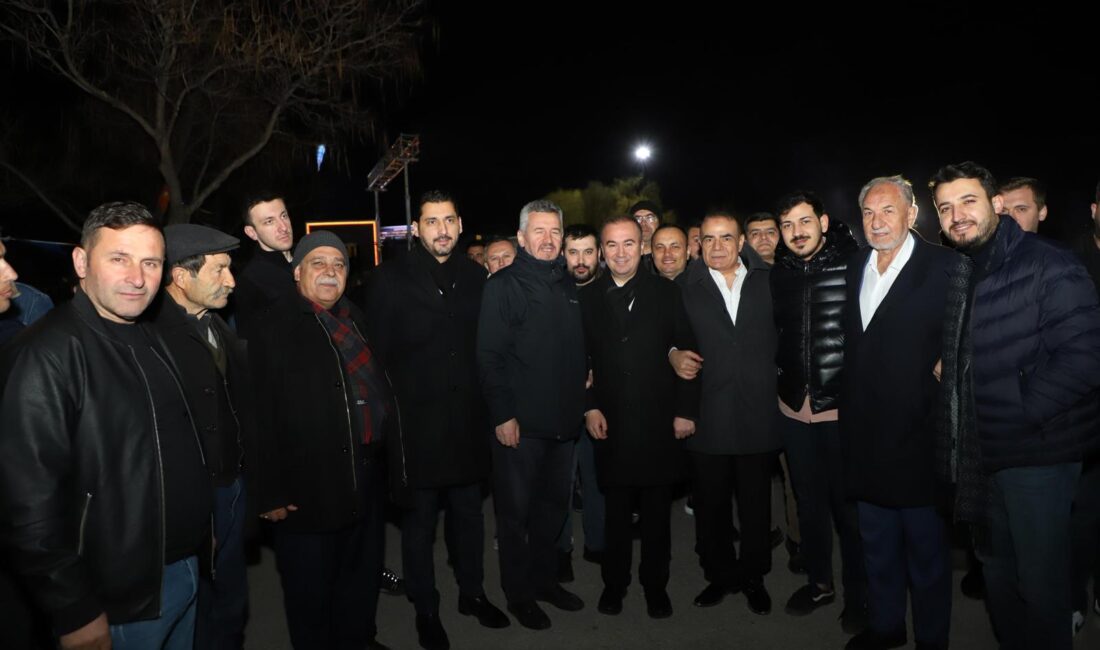 Afyonkarahisar Belediyesi personeli ile Fuar Alanı’nda düzenlenen iftar programında bir