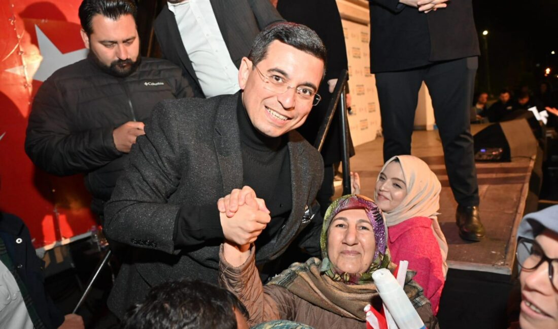 Kepez’deki Yeşilyurt Mahalle Buluşması’nda konuşan Cumhur İttifakı’nın Antalya Büyükşehir Belediye