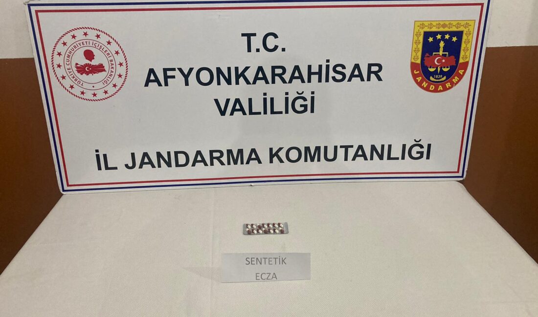 Afyonkarahisar’da Jandarma ekipleri yaptıkları çalışma ile şüpheli bir araç ve