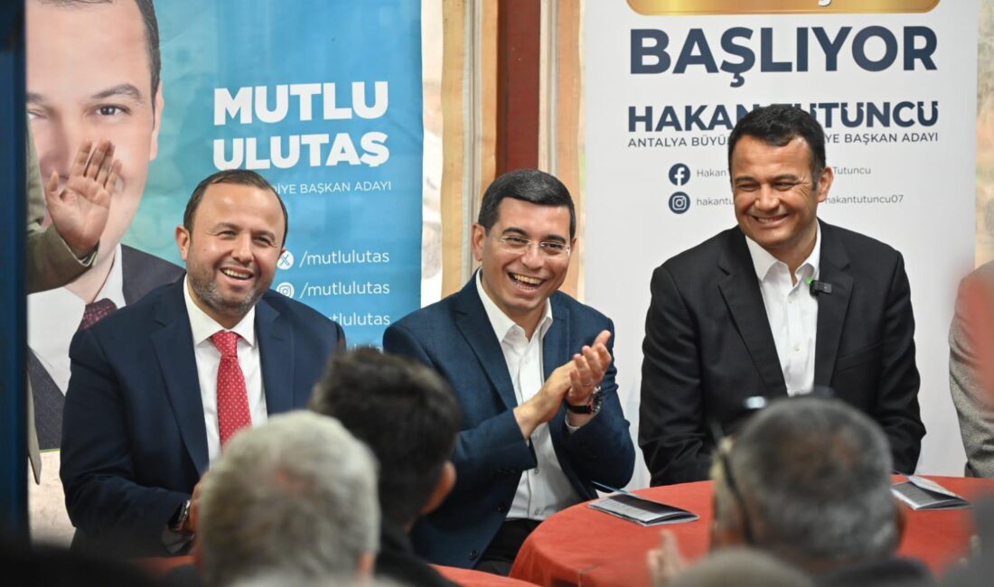 Cumhur İttifakı’nın Antalya Büyükşehir Belediye Başkan adayı Hakan Tütüncü, seçim