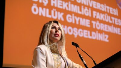 Akdeniz Üniversitesi Diş Hekimliği Fakültesi’nden 110 öğrenci beyaz önlüklerini törenle