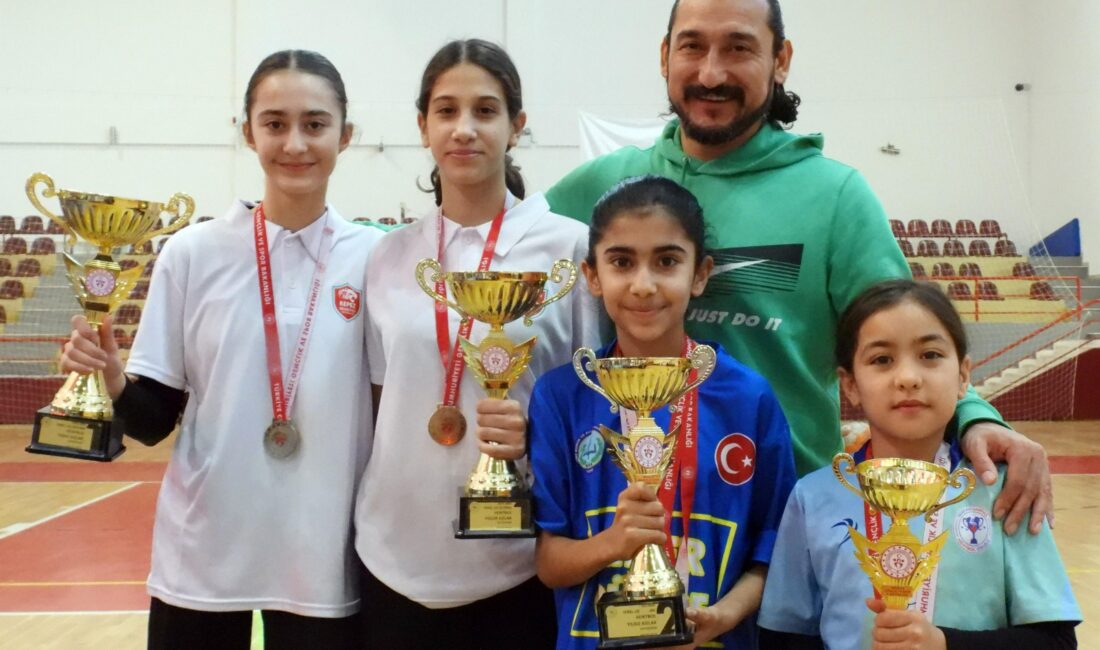 Kepez Belediyesi Spor Kulübü Kadın Hentbol Takımı, üst üste 3’üncü