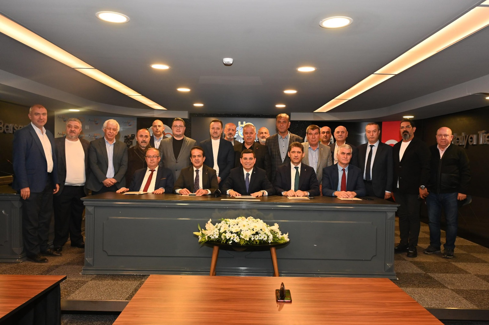 Antalya Ticaret Borsası’nın (ATB) Kent Buluşmaları’nda konuşan Cumhur İttifakı’nın Antalya