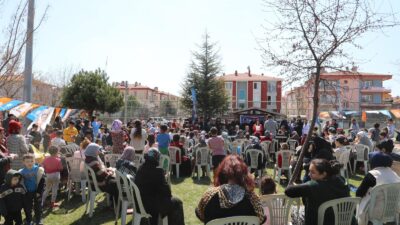   Romanlar Eşitlik Yardımlaşma Derneği’ni ziyaret eden AK Parti Afyonkarahisar