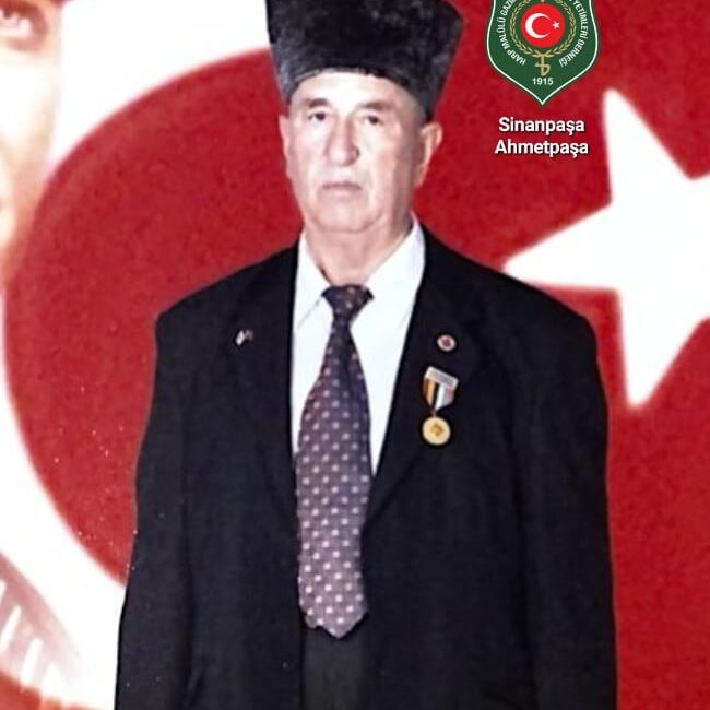 Sinanpaşa ilçesine bağlı Ahmetpaşa beldesinden Kore Gazisi Veli Paşaoğlu, yaşlılığa