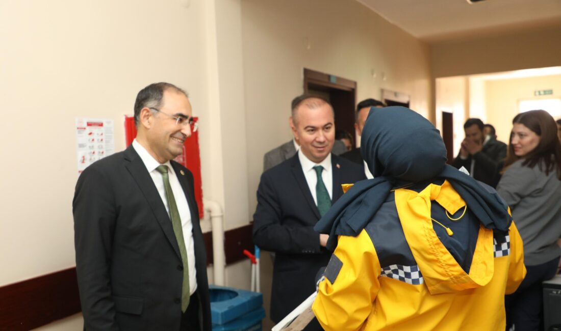 Kamu kurumları ve STK’ları ziyaret eden AK Parti Afyonkarahisar Belediye