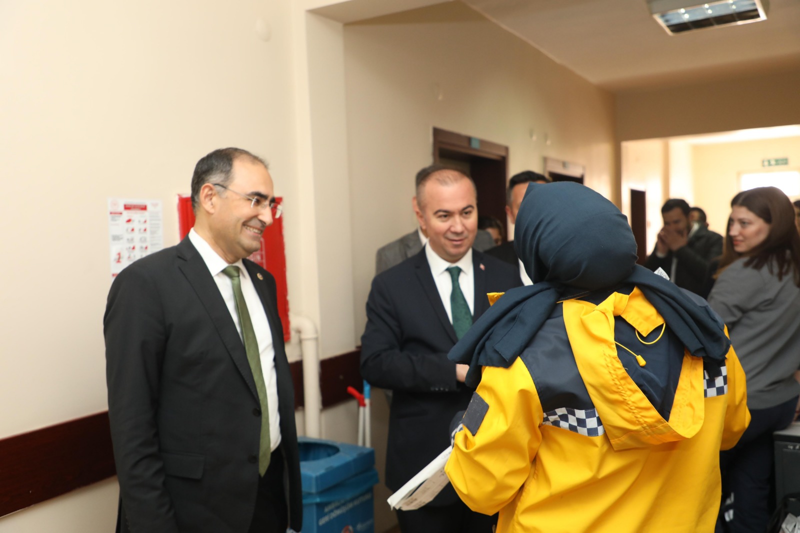 Kamu kurumları ve STK’ları ziyaret eden AK Parti Afyonkarahisar Belediye