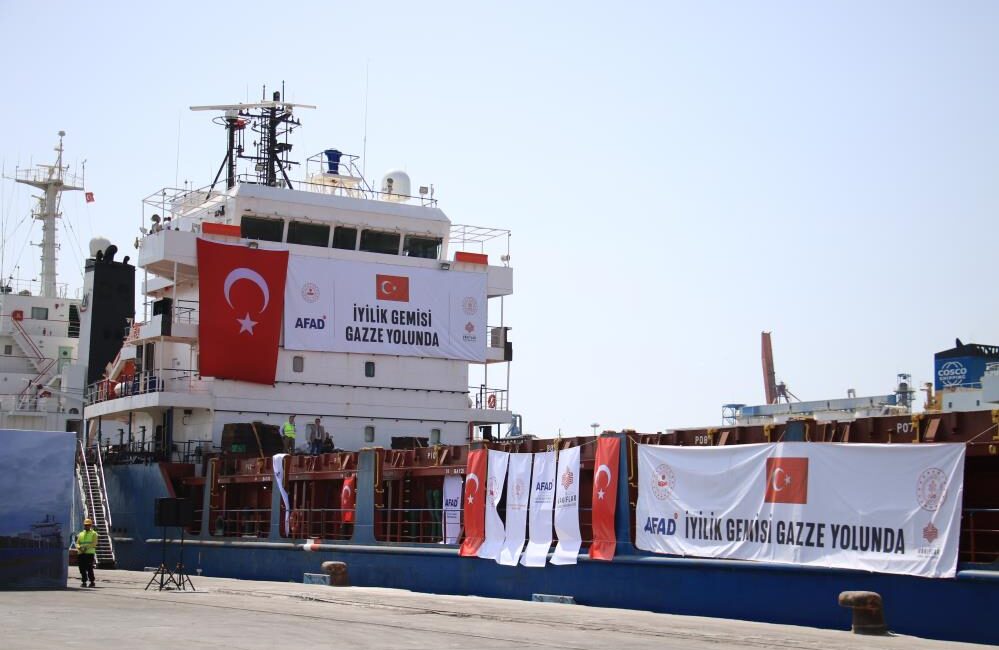 Türkiye, İsrail saldırılarının hedefi olan Gazze’deki sivillere insani yardım ulaştırmaya