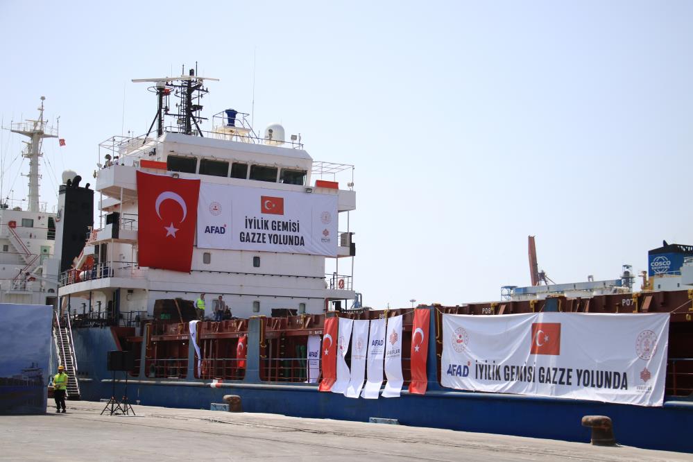 Türkiye, İsrail saldırılarının hedefi olan Gazze’deki sivillere insani yardım ulaştırmaya