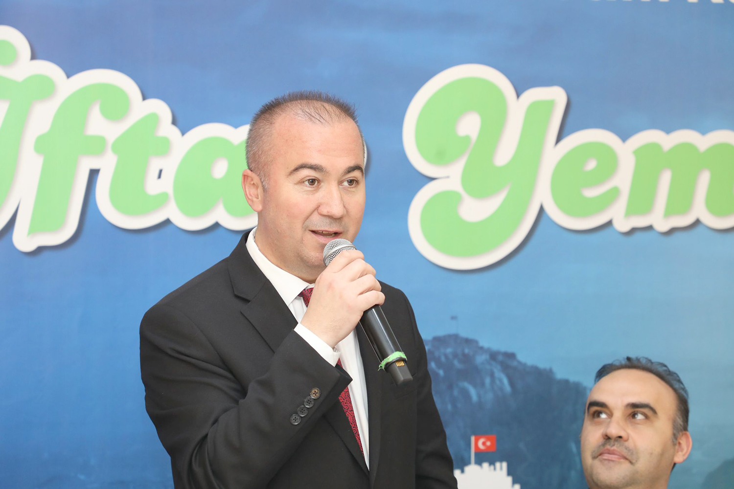 Afyonkarahisar’da Esnaf Odaları Birliği’ne bağlı odaların başkanları ve esnaflarla bir