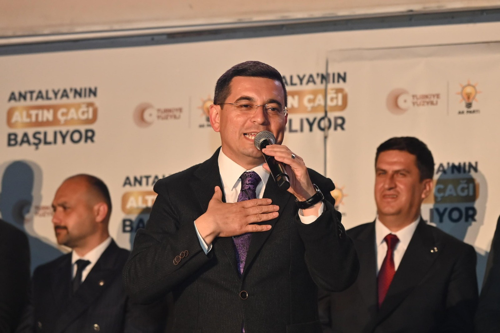 Cumhur İttifakı’nın Antalya Büyükşehir Belediye Başkan adayı Hakan Tütüncü, “AK