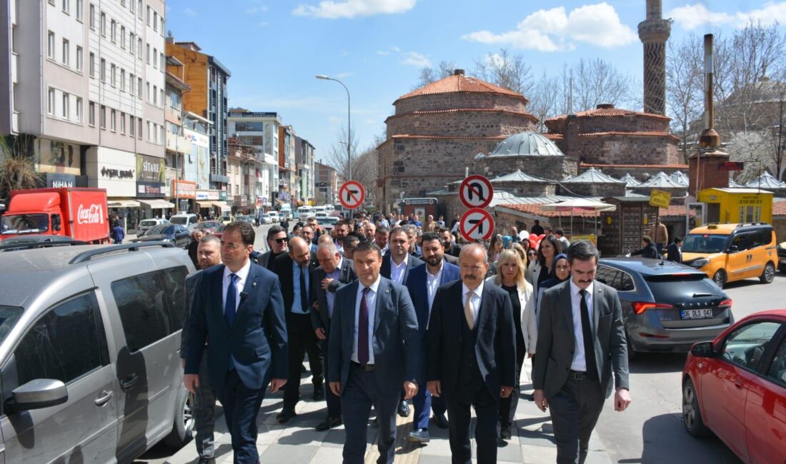 MHP Afyonkarahisar Belediye Başkan Adayı Sezer Küçükkurt, şehrin kavgacı ve