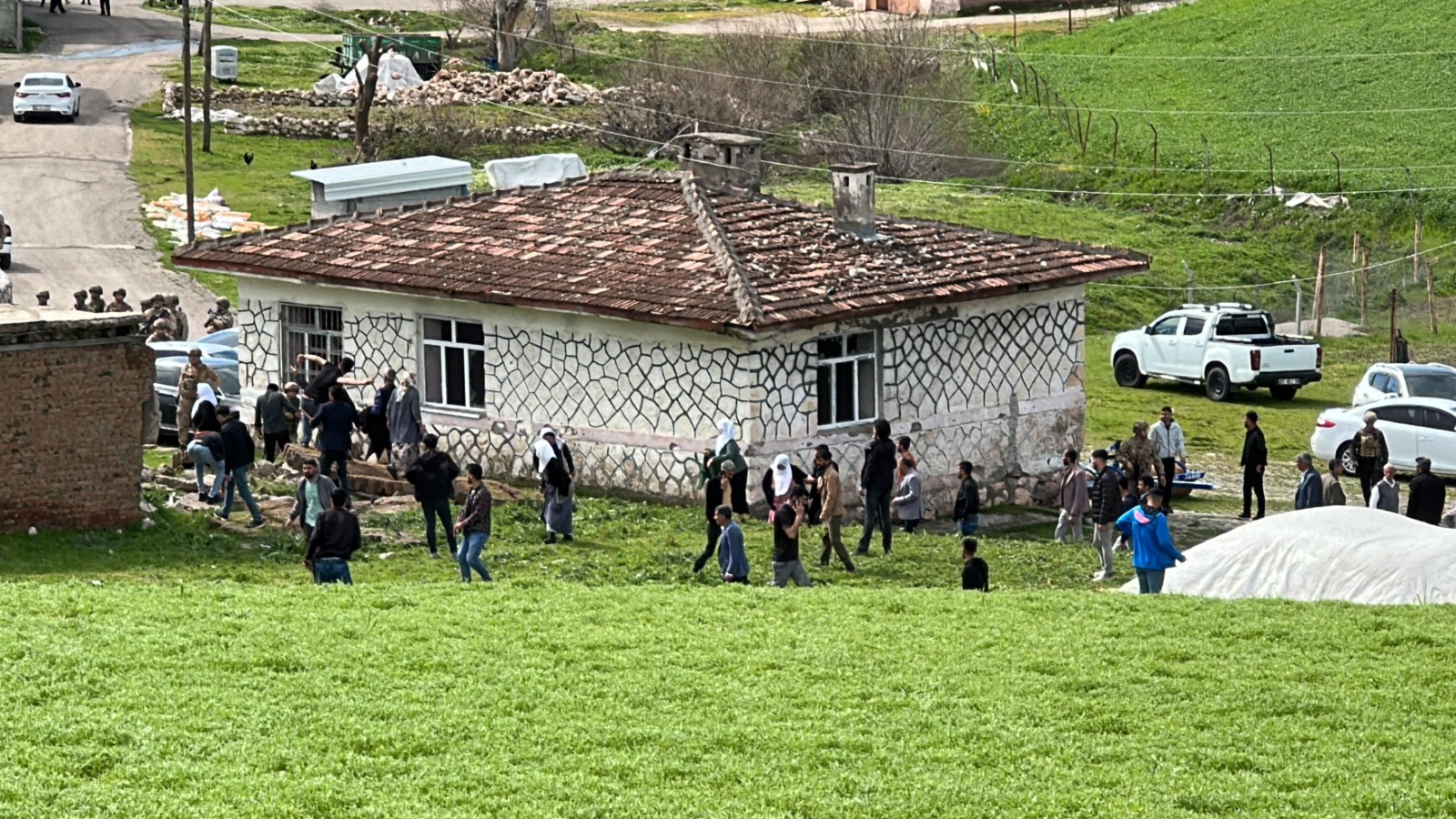 Diyarbakır’ın merkez Sur ilçesinde iki aile arasında muhtar adaylığı nedeniyle