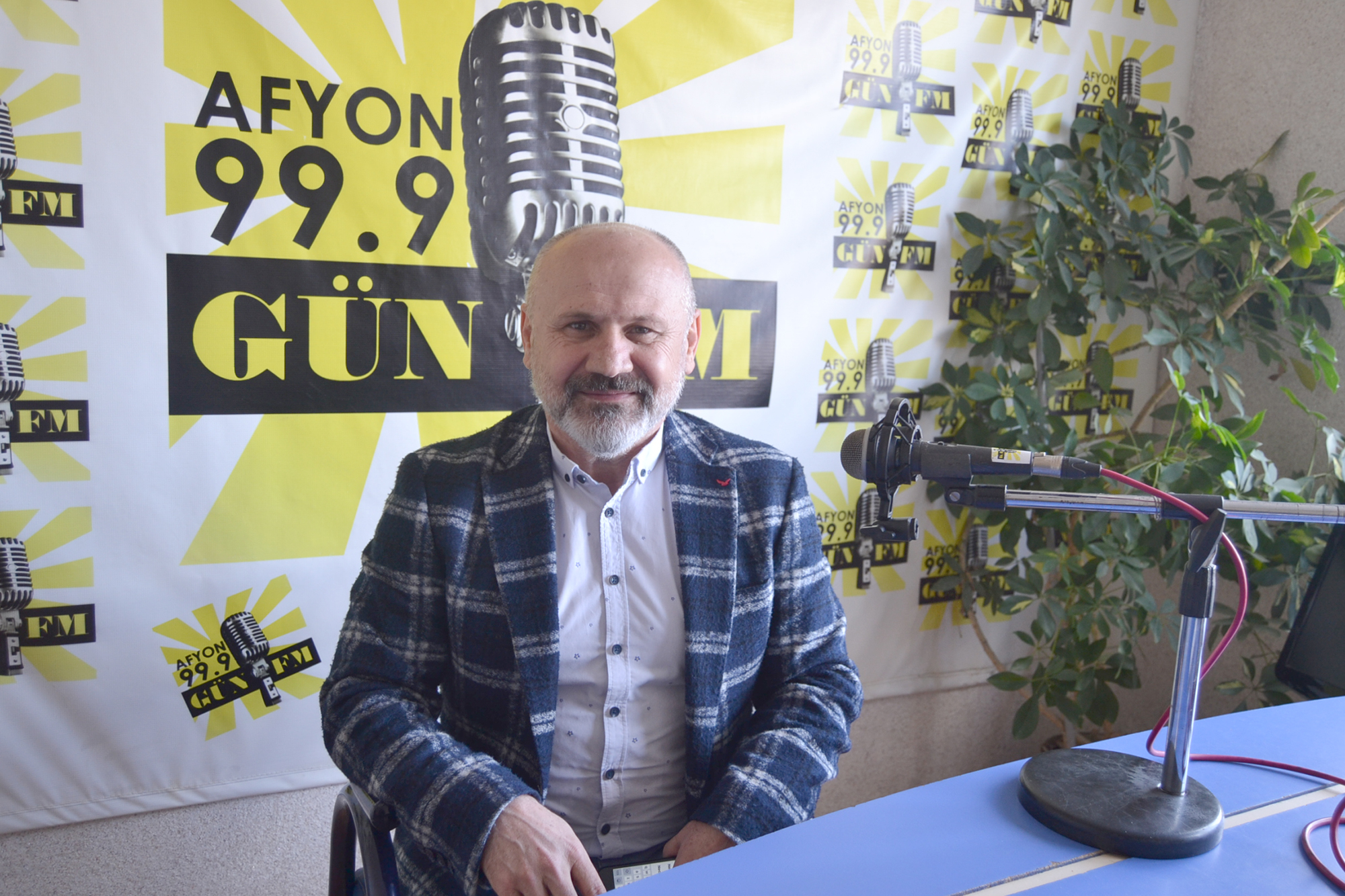 Afyon Kocatepe Üniversitesi (AKÜ) ve Gün FM işbirliğinde süren Kampüs