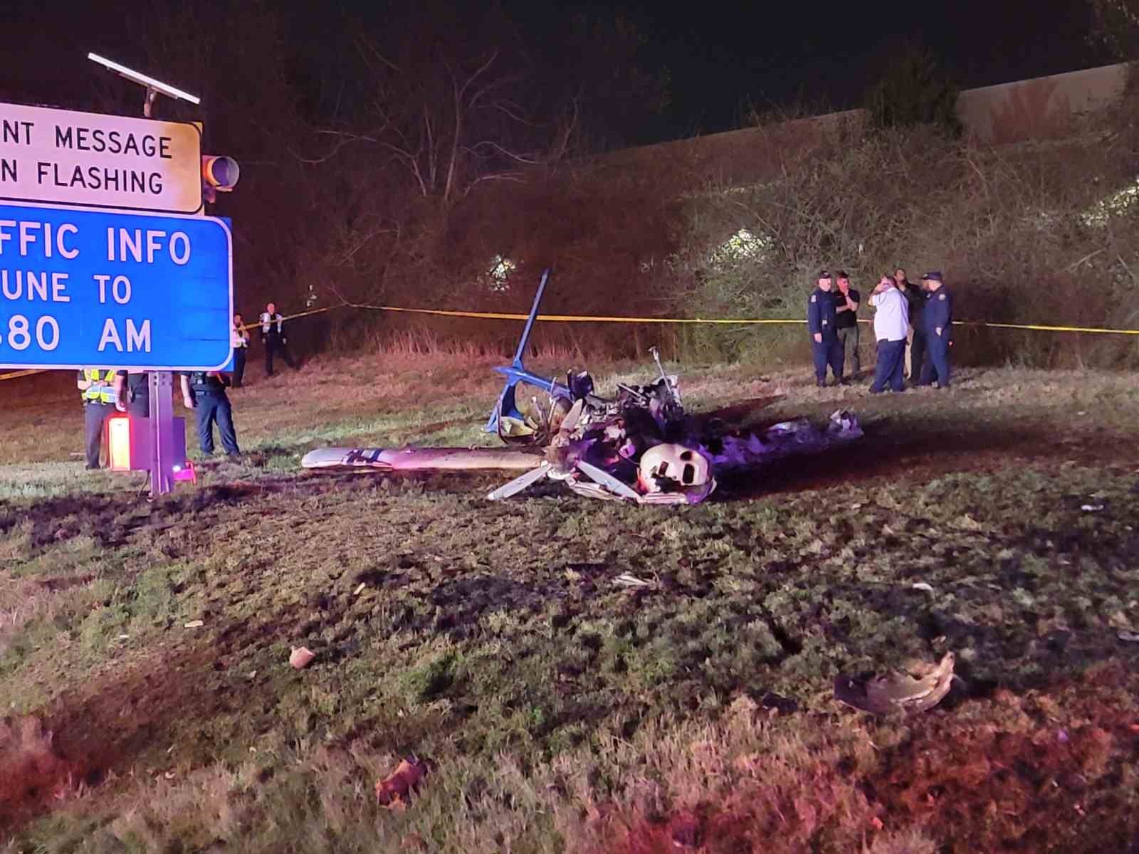ABD’nin Tennessee eyaletinde tek motorlu küçük bir uçak, otoyol kenarına