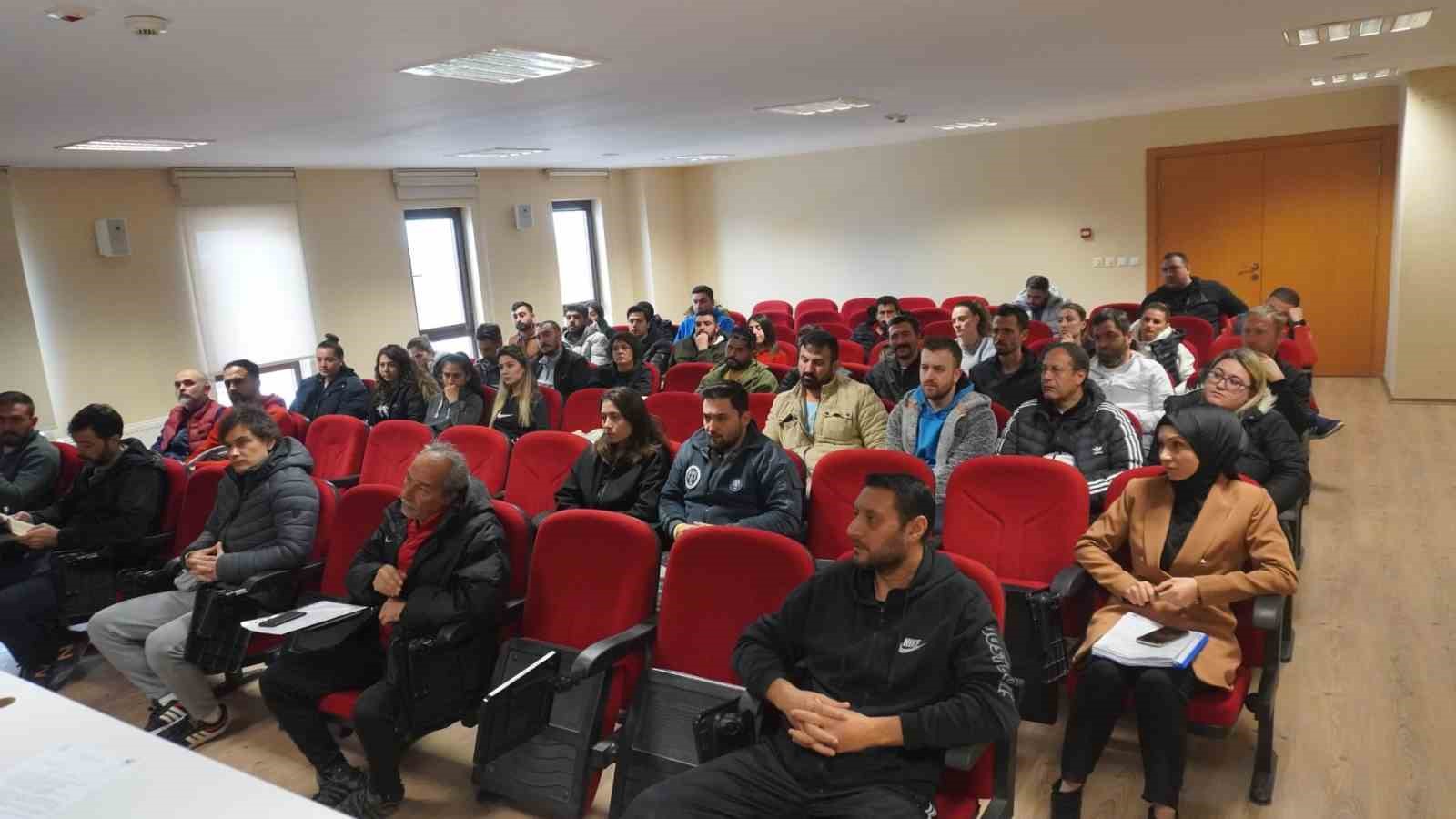 Afyonkarahisar Gençlik ve Spor İl Müdürü İsmail Hakkı Kasapoğlu’nun başkanlığında,
