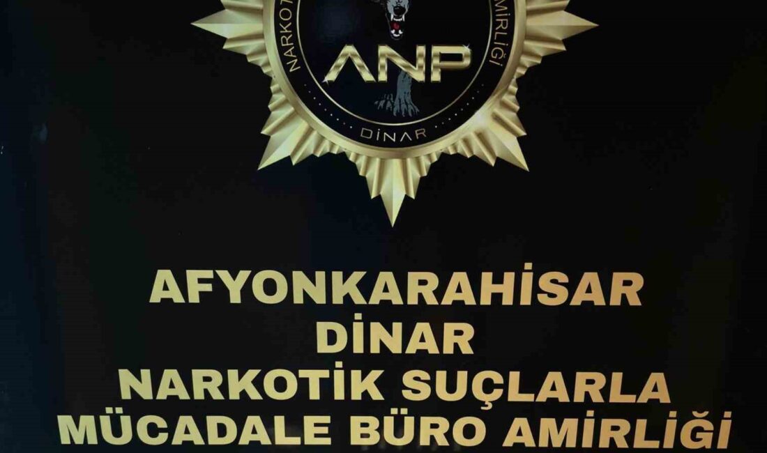 Afyonkarahisar’da uygulama noktasında otobüs içerisinde yapılan kontrolde bir şahsın üst
