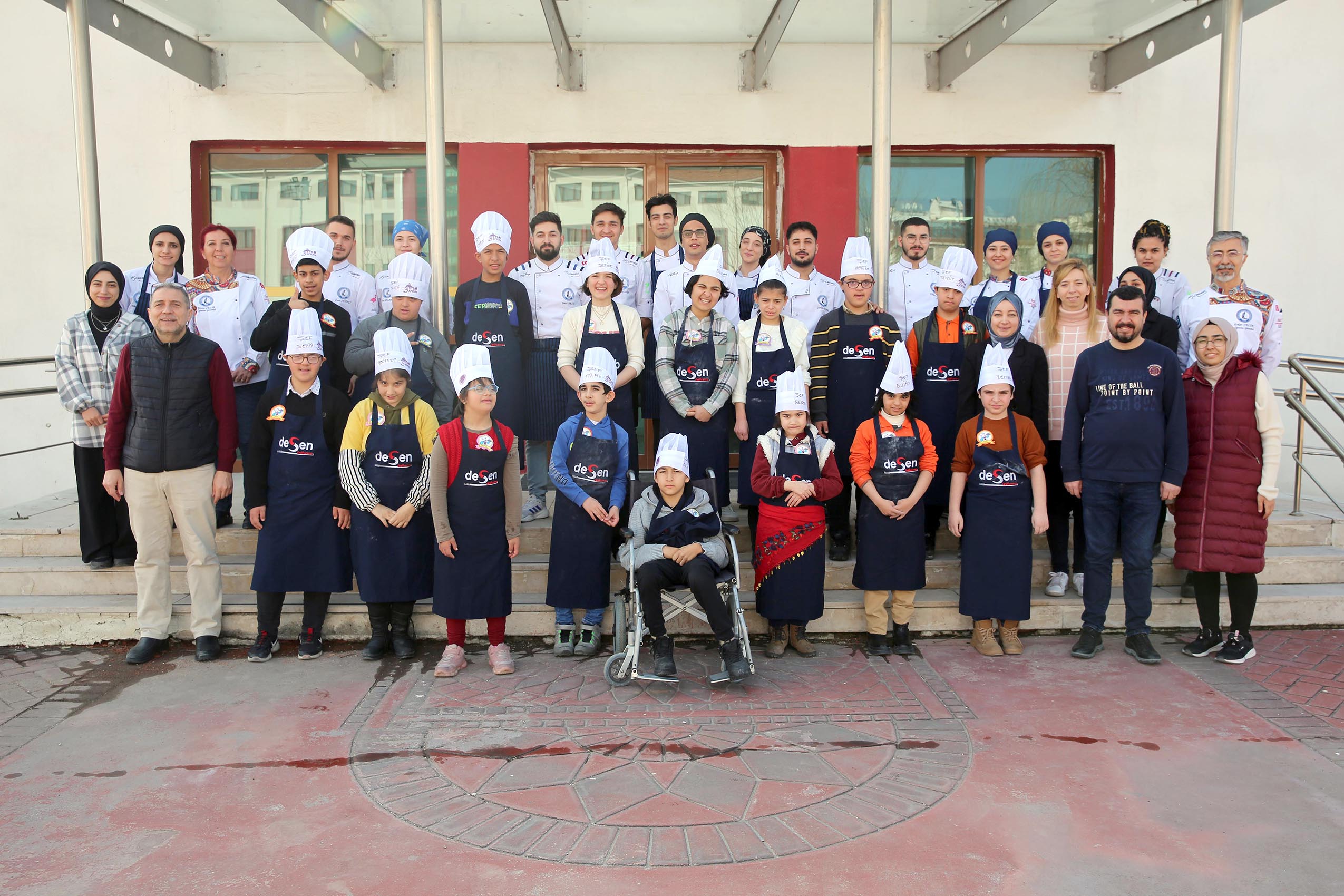 Afyon Kocatepe Üniversitesi (AKÜ) Afyon Meslek Yüksekokulu Aşçılık Programı 1.