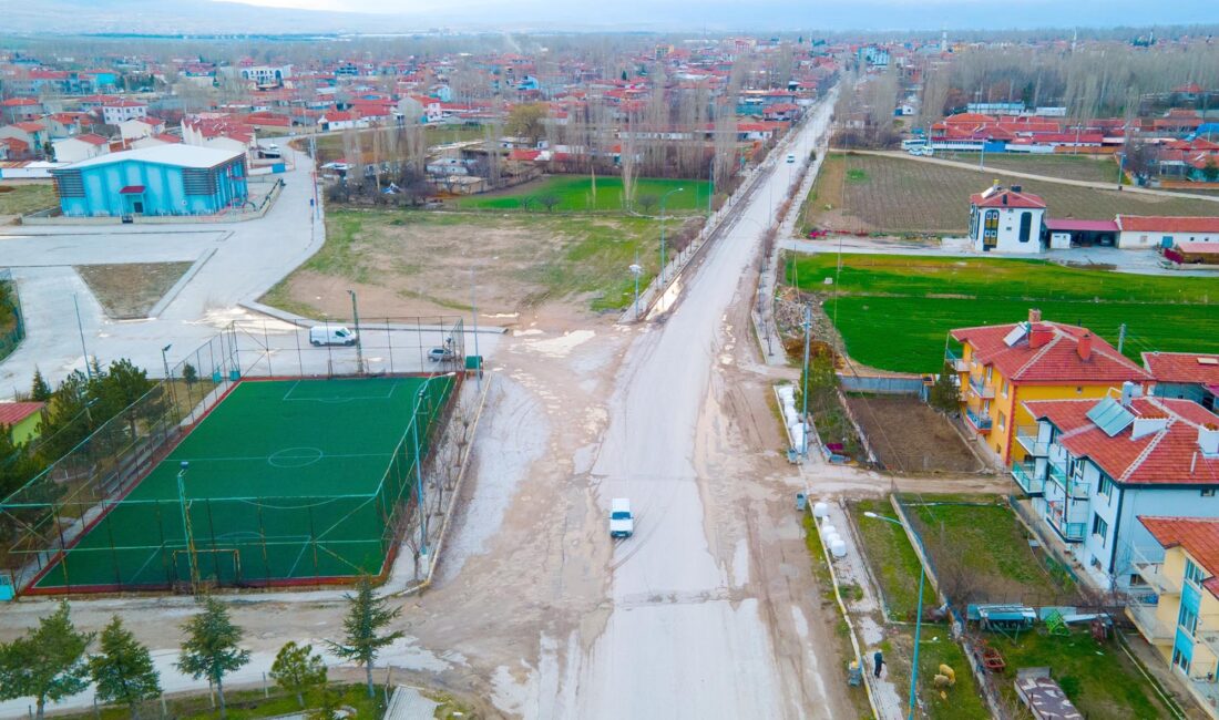 Çobanlar Belediye Başkanı Ali Altuntaş, alt ve doğalgaz çalışmalarının tamamlandığı