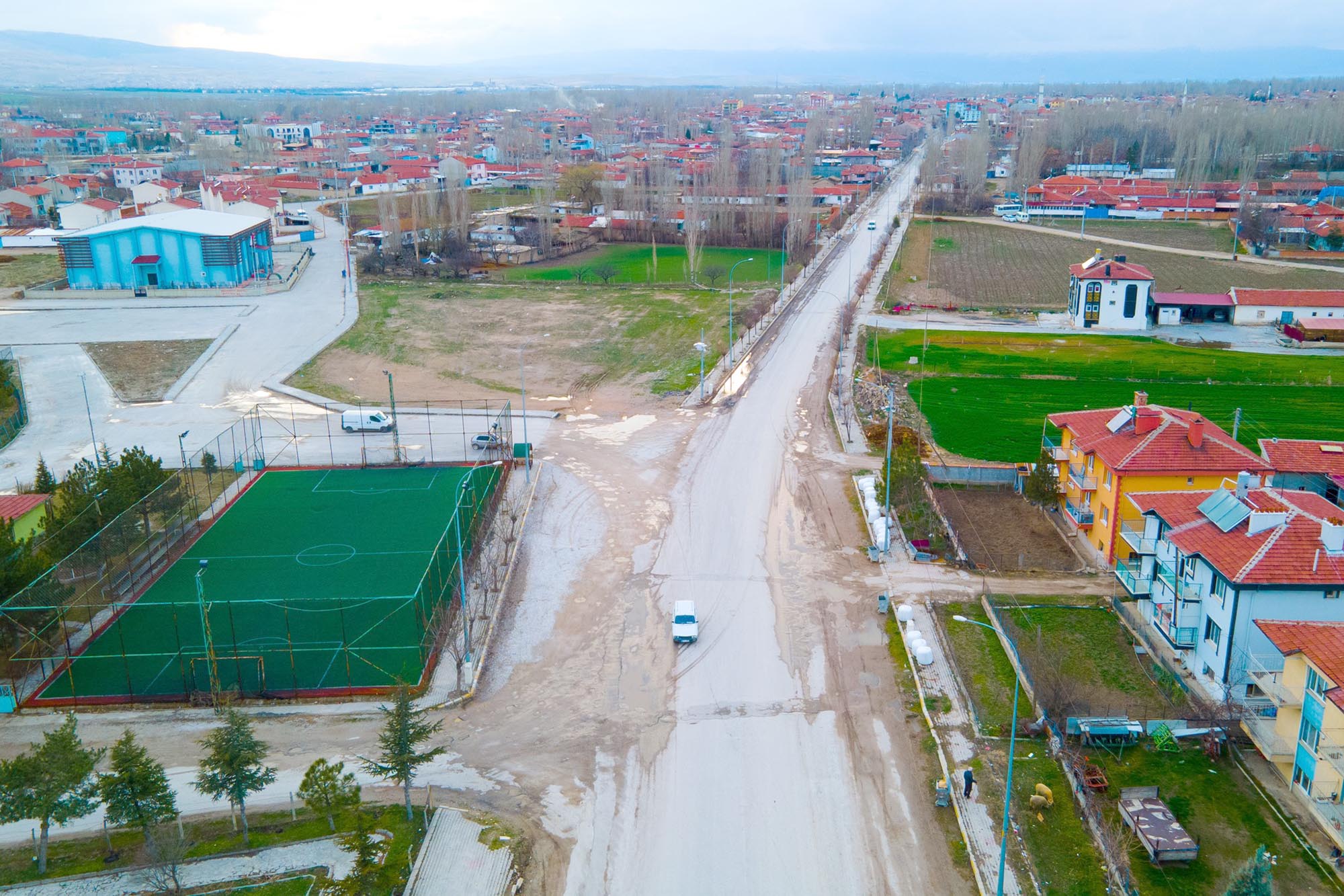 Çobanlar Belediye Başkanı Ali Altuntaş, alt ve doğalgaz çalışmalarının tamamlandığı