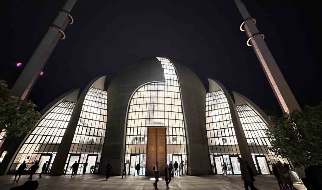 Almanya’da Müslümanların yoğun olarak yaşadığı Köln kentinde, Ramazan ayının ilk
