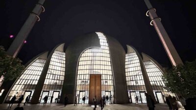 Almanya’da Müslümanların yoğun olarak yaşadığı Köln kentinde, Ramazan ayının ilk