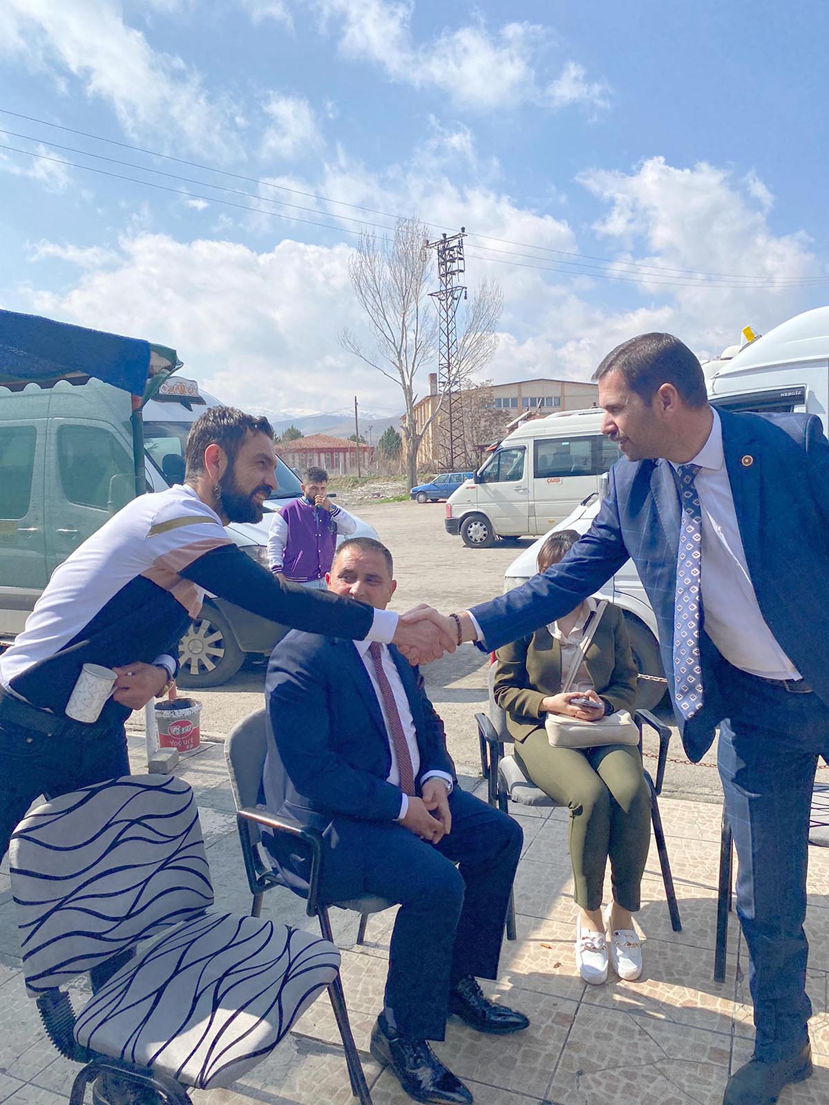 Özdilek Minibüs Durağı’nı ziyaret eden İYİ Parti Afyonkarahisar Belediye Başkan