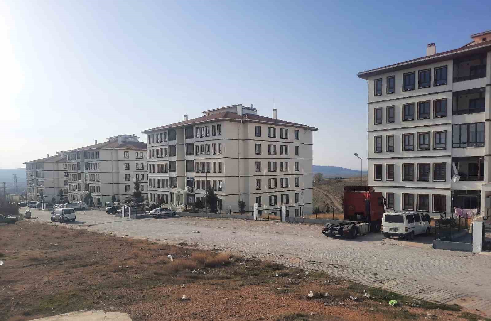 Afyonkarahisar’da asansör ana kartları çalındığı için mağdur olan 74 yaşındaki