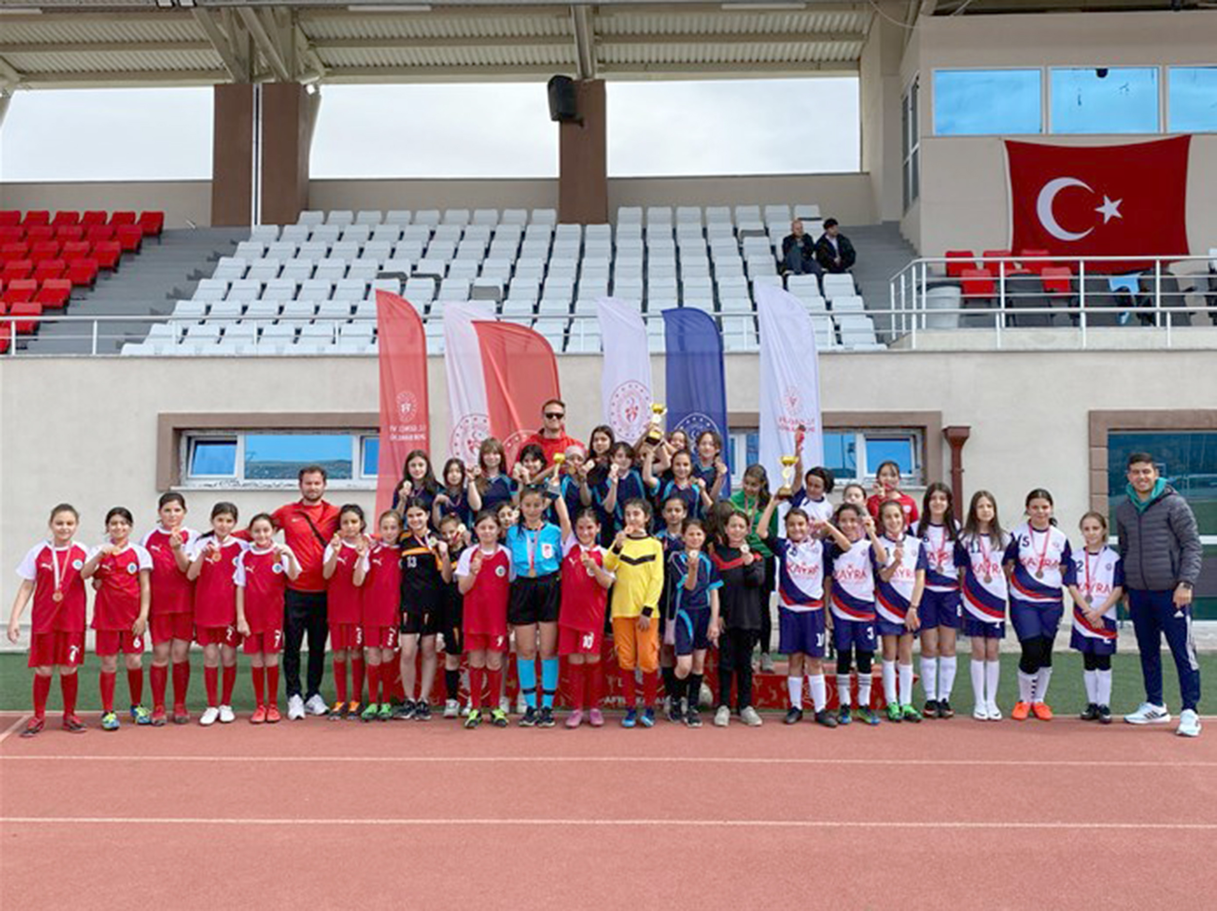 Okul Sporları faaliyet programında yer alan Gençler Atletizm müsabakaları Kocatepe