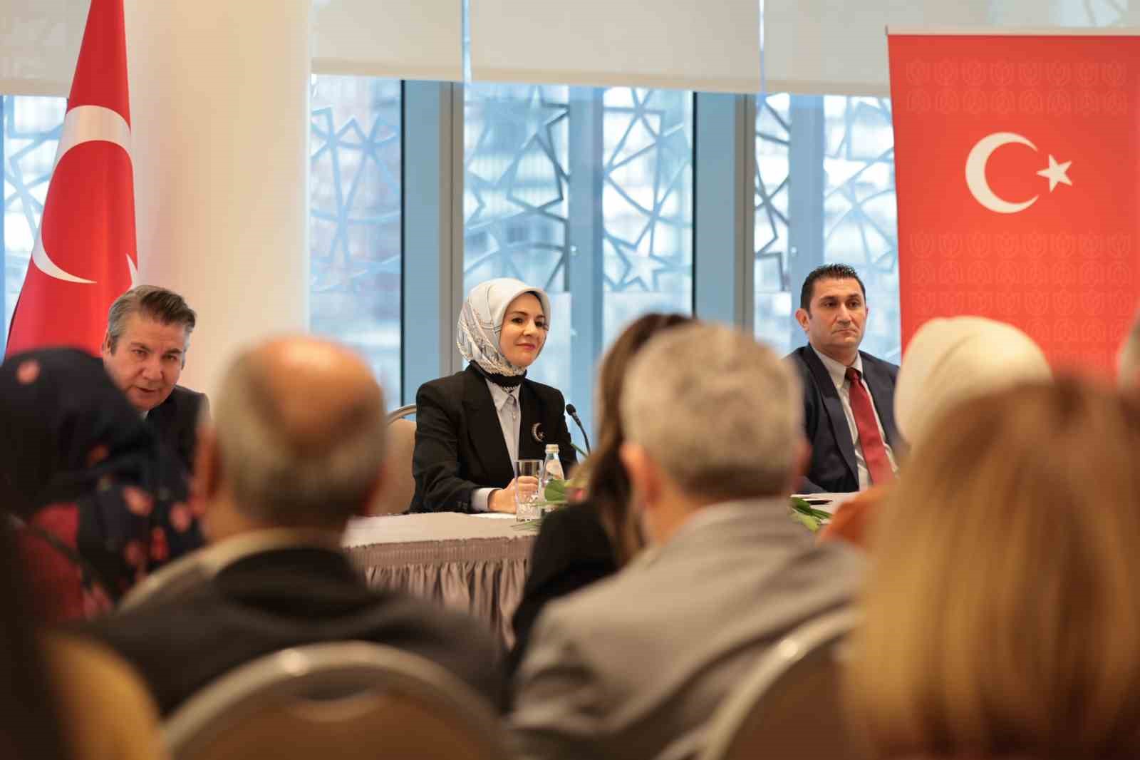 ABD’de Türk vatandaşları ile bir araya gelen Aile ve Sosyal