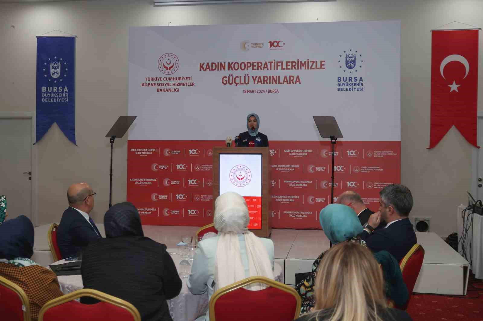 Aile ve Sosyal Hizmetler Bakanı Mahinur Özdemir Göktaş, bir dizi