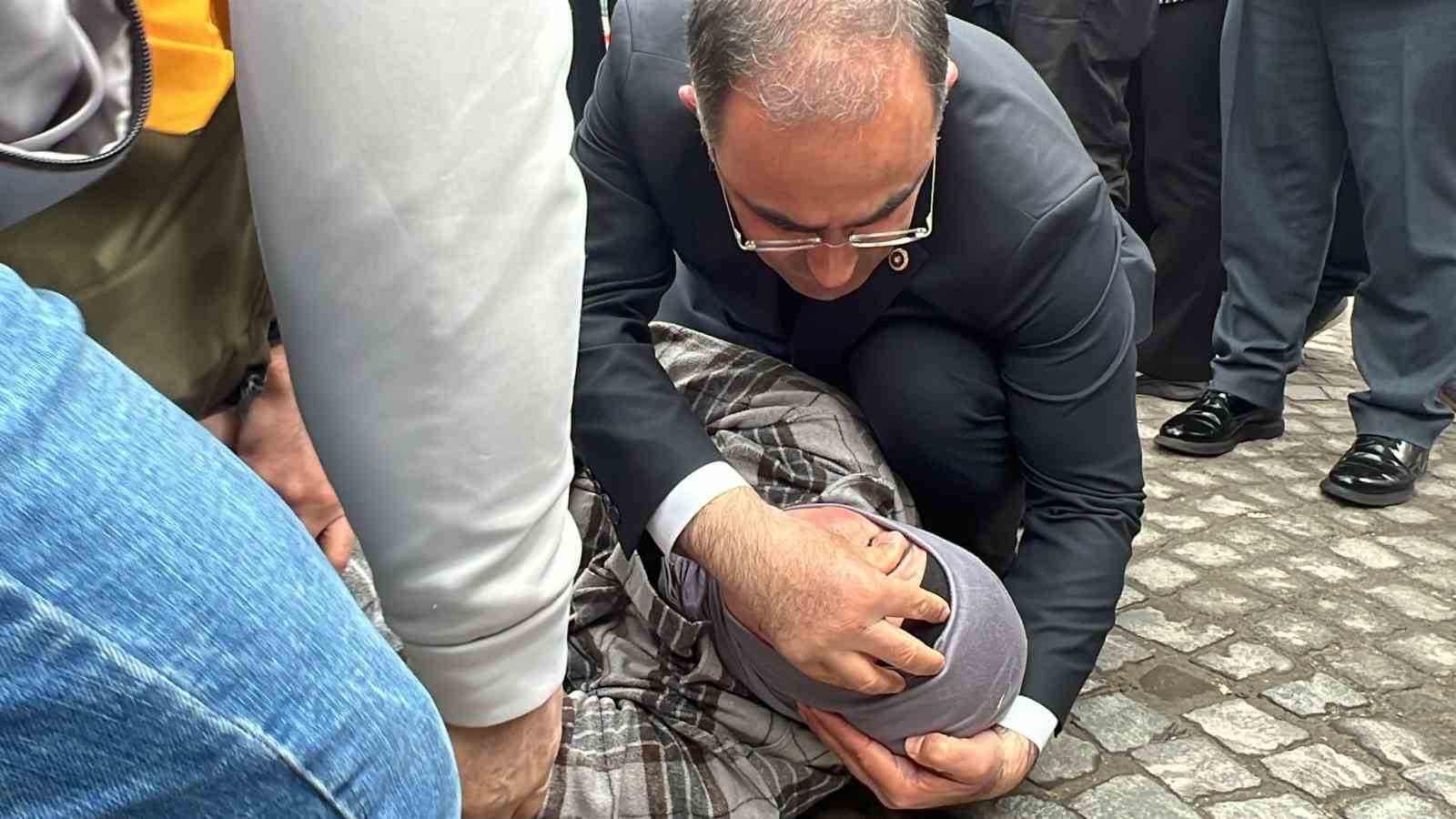Afyonkarahisar’da, Tarım ve Orman Bakanı İbrahim Yumaklı ile görüşürken bir