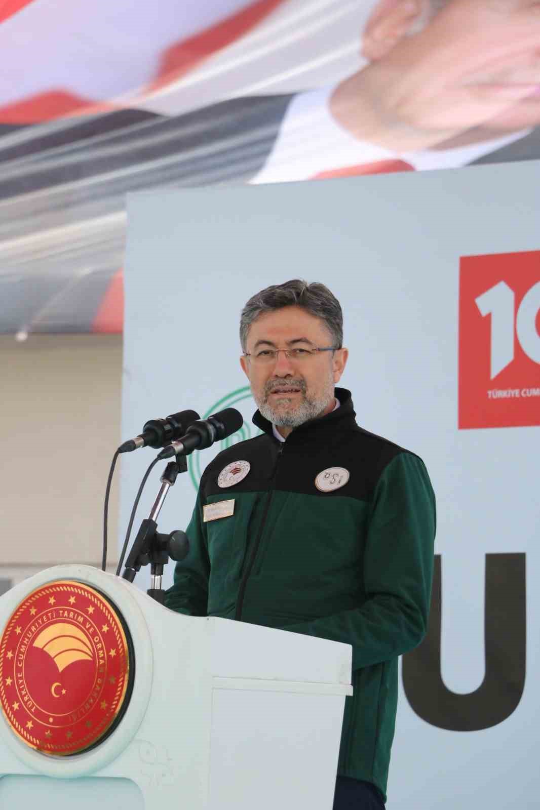Tarım ve Orman Bakanı İbrahim Yumaklı, kuraklık tehlikesine dikkat çekerek,