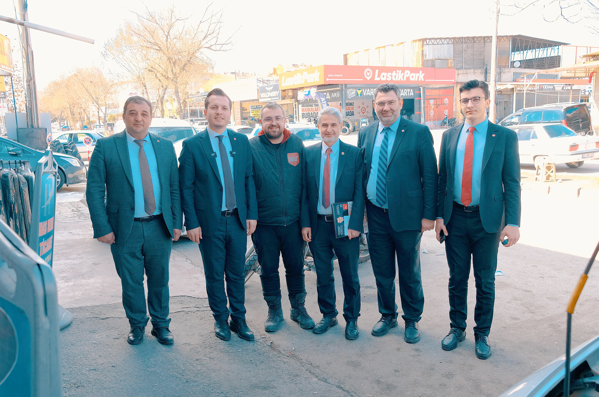 Yerel seçim çalışmalarına devam eden Afyonkarahisar Belediye Başkan Adayı Beytullah
