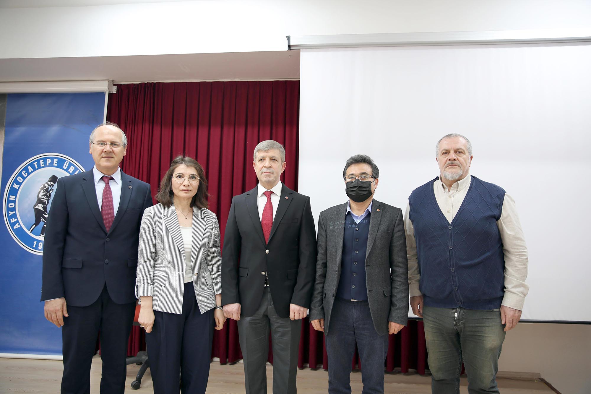 AKÜ’de düzenlenen 18 Mart Çanakkale Zaferi’nin Anlam ve Önemi Panelinde