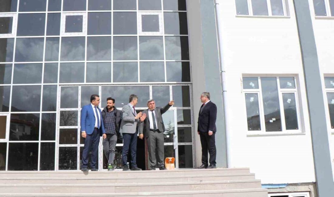 Afyonkarahisar İl Milli Eğitim Müdürü Miraç Sünnetci, Çay’da inşaatı devam