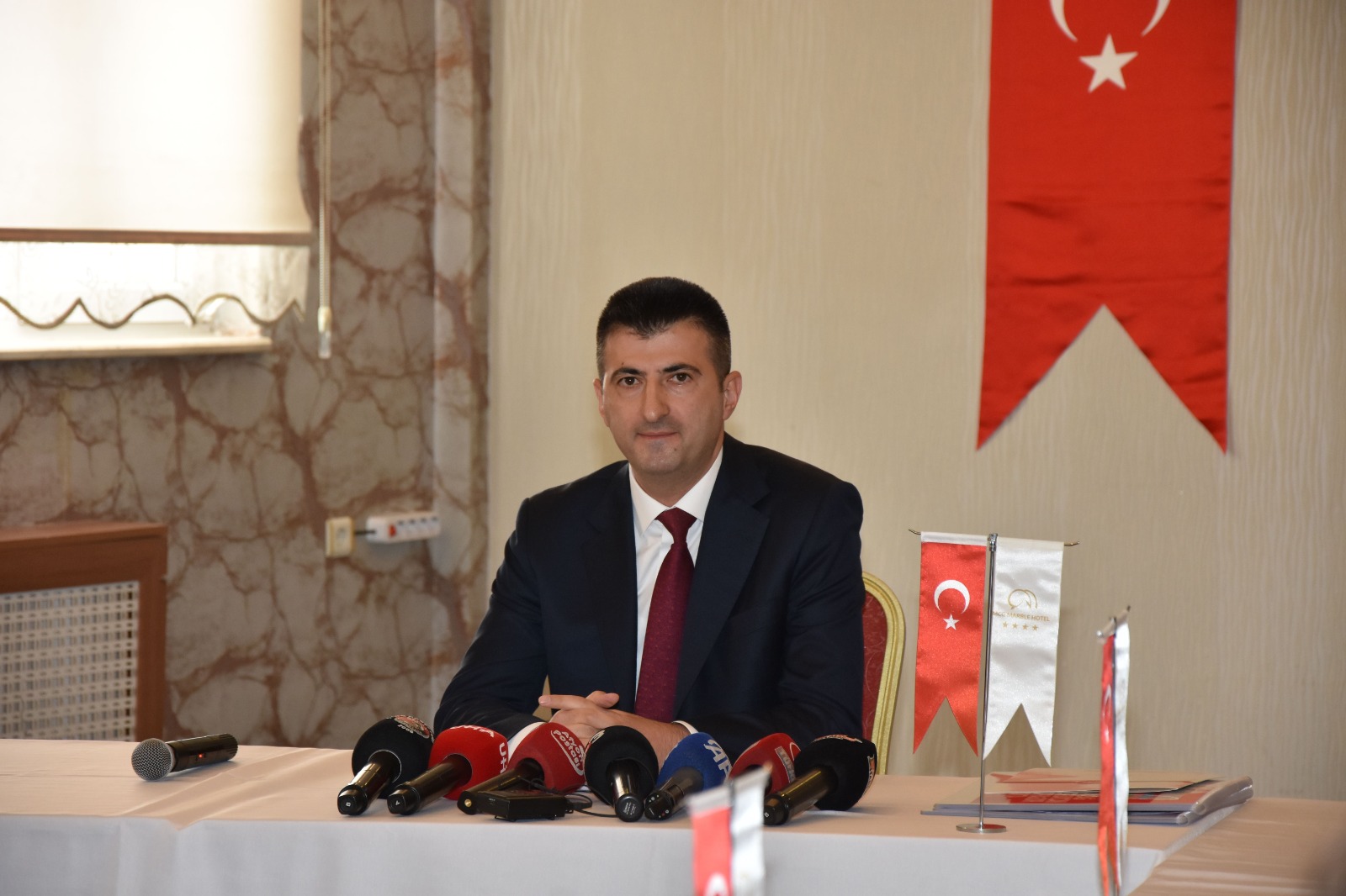 AK Parti İzmir Milletvekili Mehmet Ali Çelebi, “Afyonkarahisar halkını uyarıyorum”