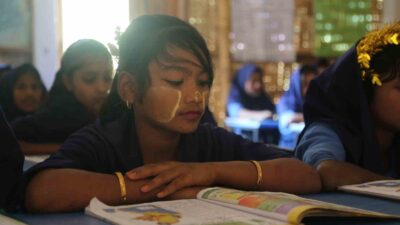 Türkiye Diyanet Vakfı’nın (TDV), Bangladeş’te Arakanlı Müslümanların yaşadığı kamplarda inşa