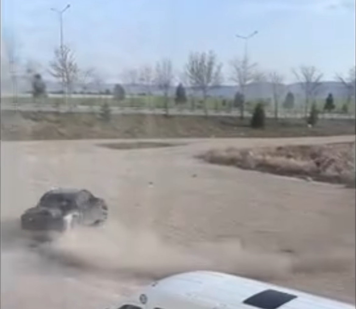 Afyonkarahisar Emniyet Müdürlüğü, Fatih Mahallesi civarında drift yapan aracın sürücüsüne
