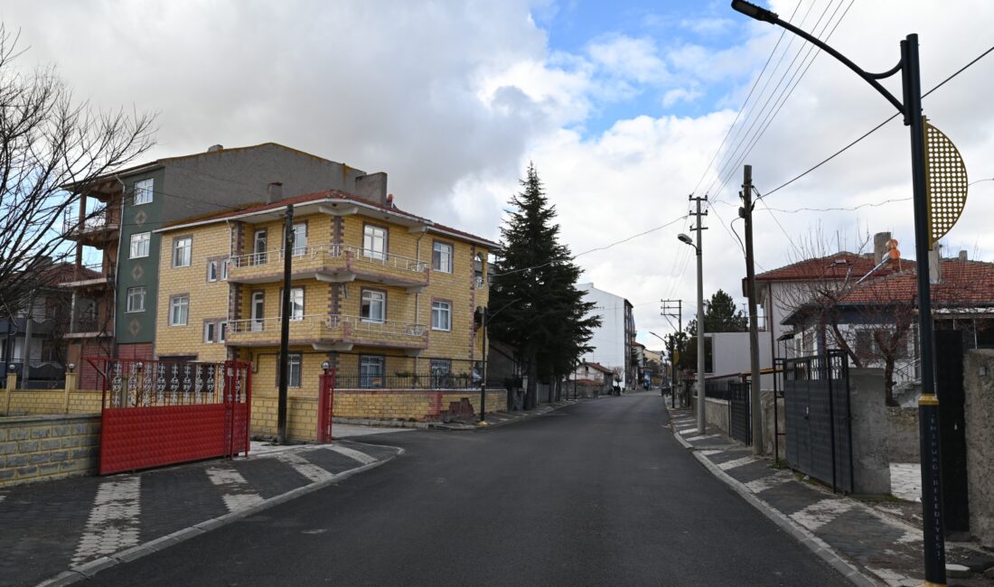 Emirdağ Belediyesi ilçenin çehresini değiştiren aydınlatma ve peyzaj çalışmalarına ara