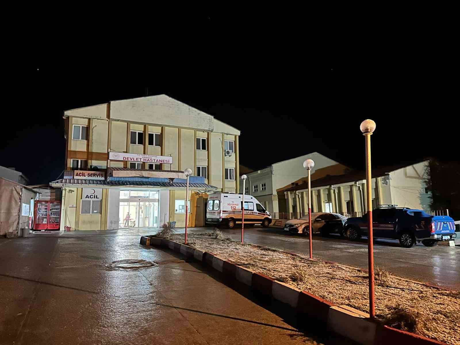 Afyonkarahisar’ın Emirdağ ilçesinde bir şahıs av tüfeğini temizlediği sırada biranda