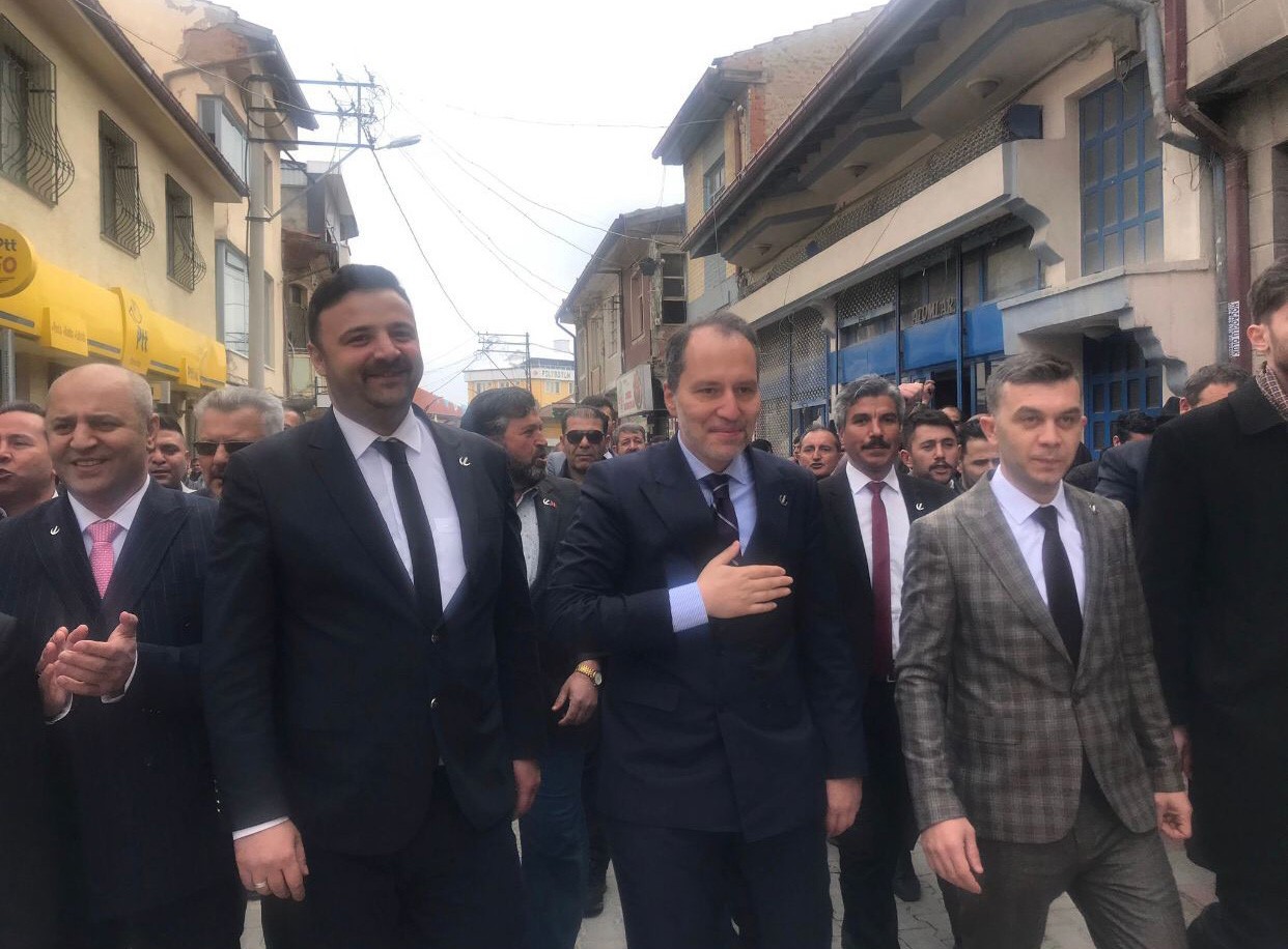 Afyonkarahisar’ın Bolvadin ilçesine gelen Yeniden Refah Partisi Genel Başkanı Fatih