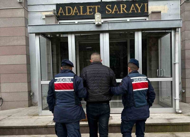 Afyonkarahisar’da jandarma ekipleri gerçekleştirdikleri operasyonda gece vakti yağma suç kaydı