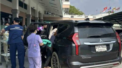 Tayland’da hamile kadın, hastaneye 300 metre kala aracın arka koltuğunda